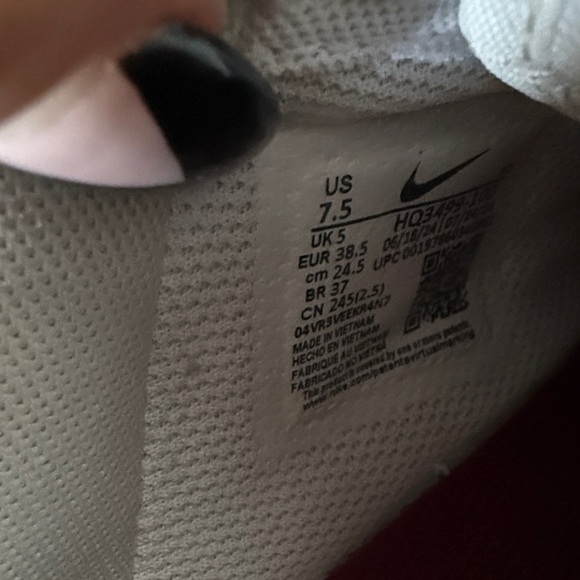 Nike Women's AF1 ‘07 Shoes Sail Glittery Suede - Picture 6 of 6